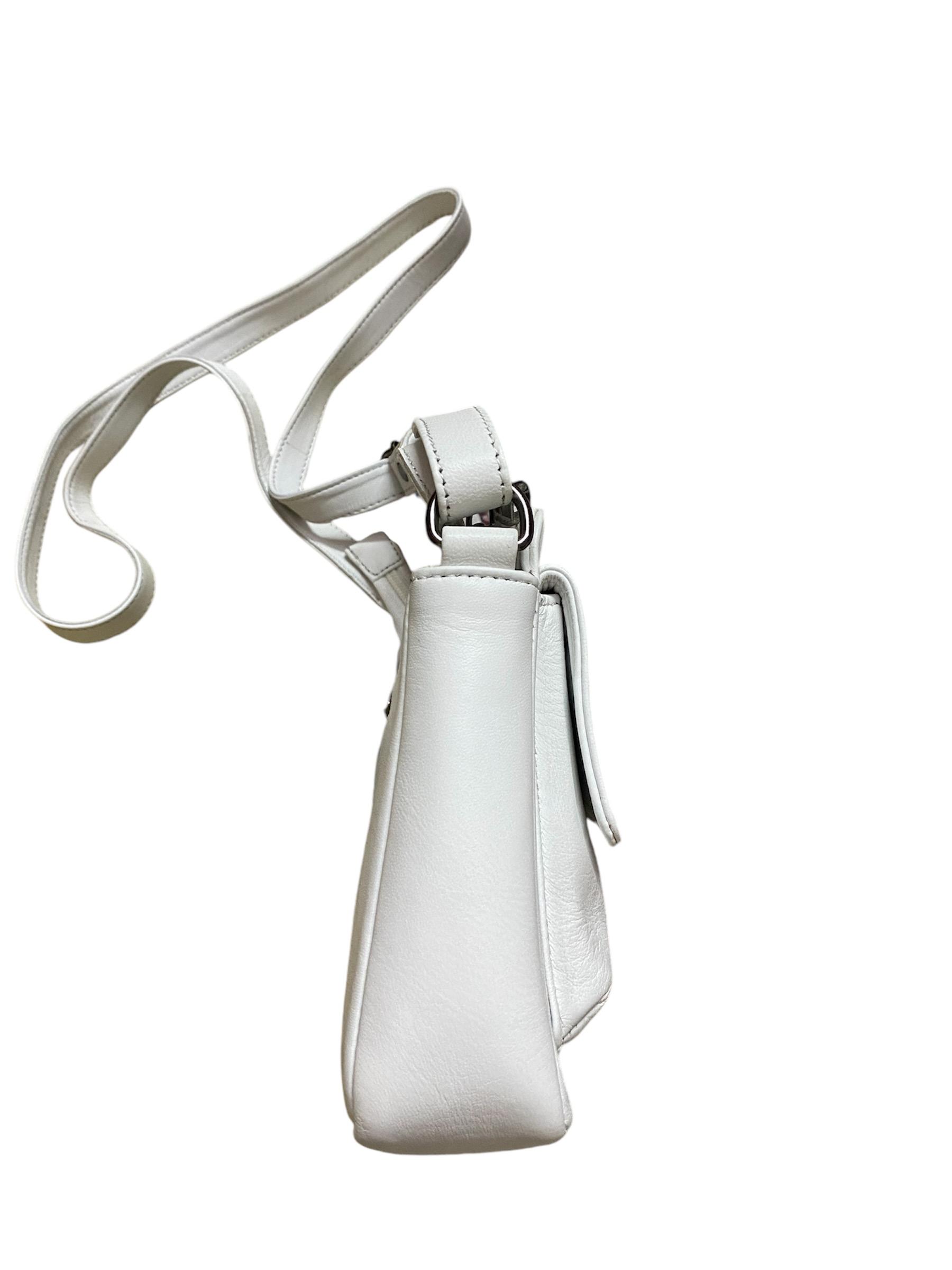 Chic Women Leather sling bag for ladies 2025 at ShopCircuit | ONDC