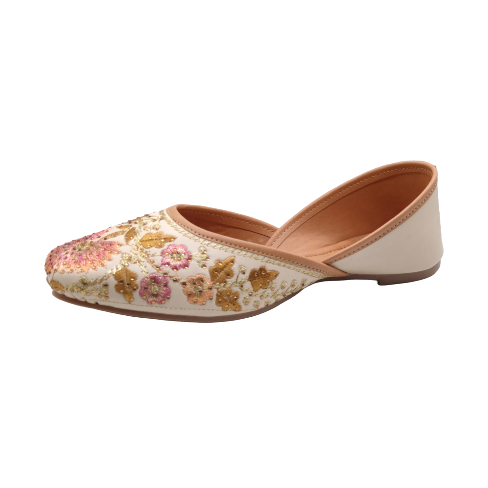 Trendy Women Handmade Embroidery Tradition Mojari 2025 at ShopCircuit | ONDC