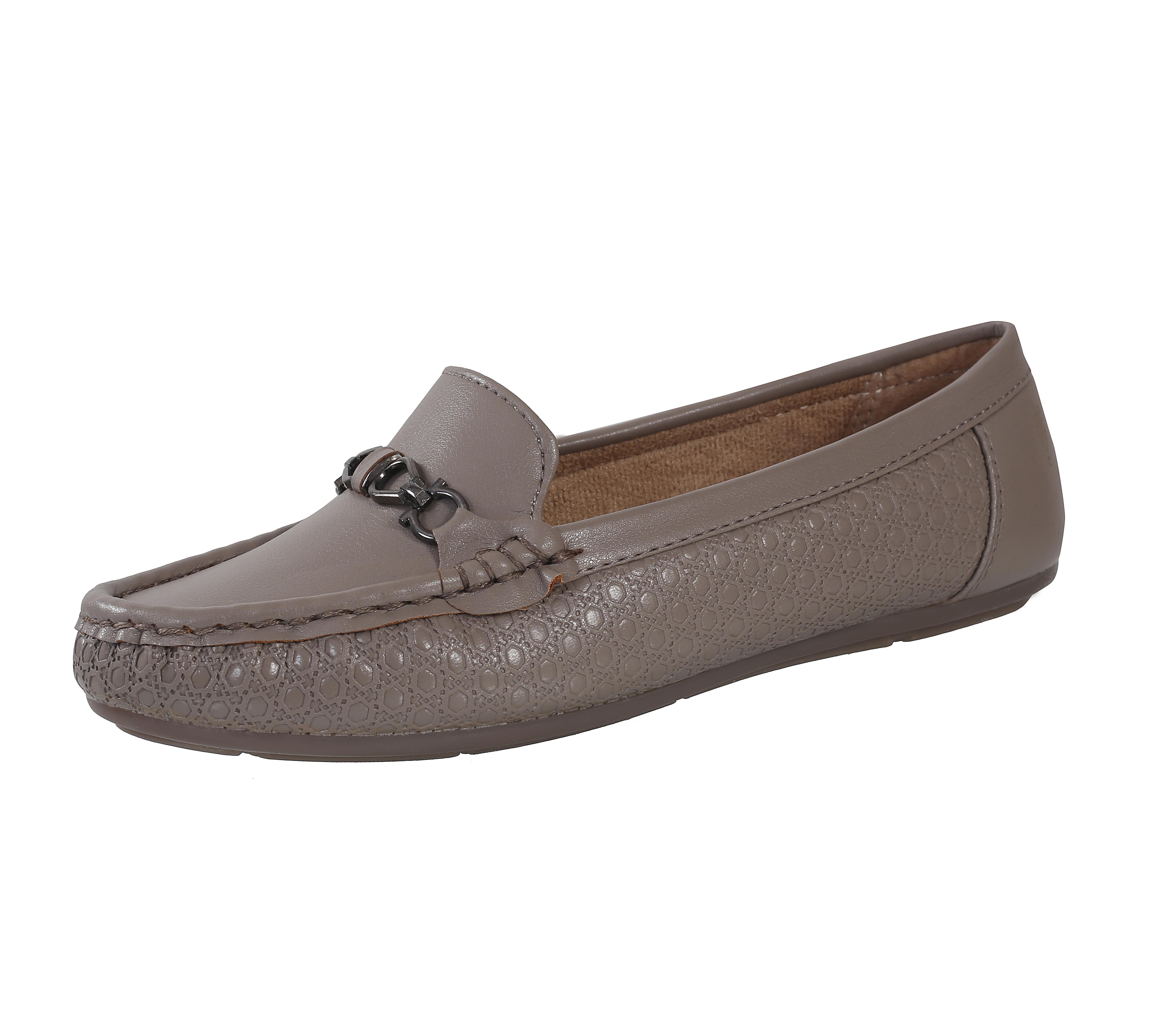 Elegant Women Flat Soft Comfortable Loafer 2025 at ShopCircuit | ONDC