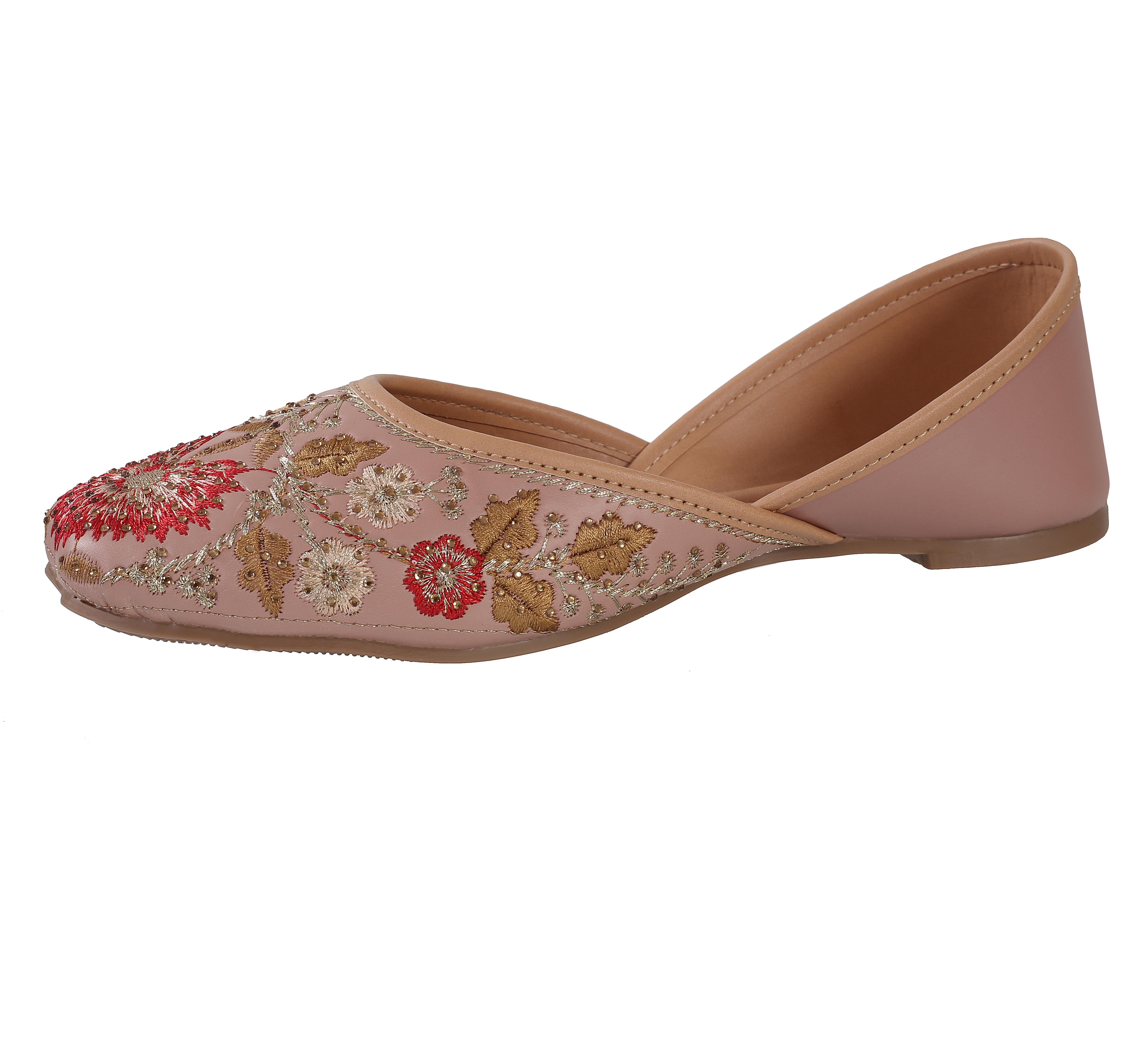 Trendy Women Handmade Embroidery Tradition Mojari 2025 at ShopCircuit | ONDC