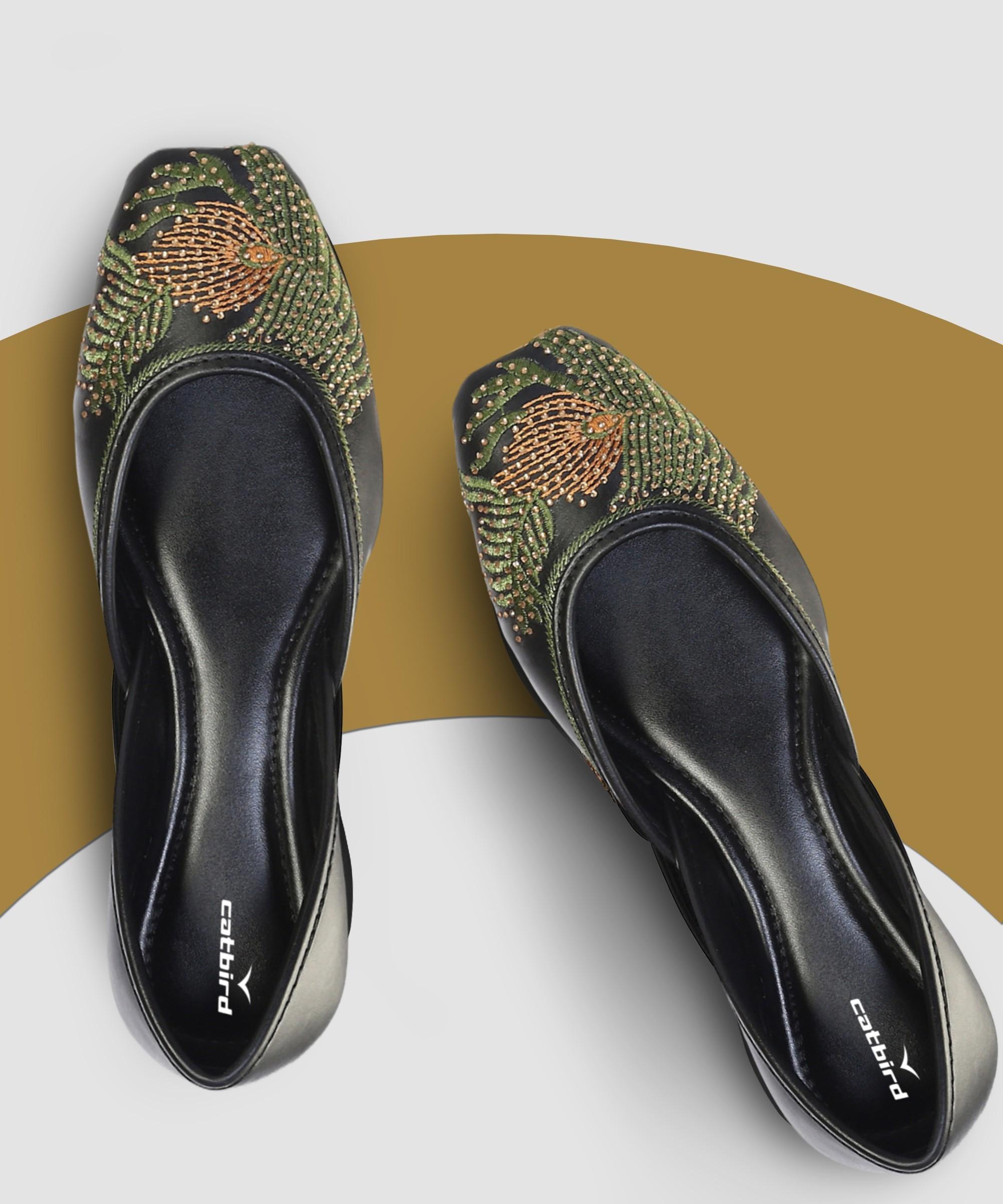 Stylish Women Handmade Peacock feather Embroidered Jutti 2025 at ShopCircuit | ONDC