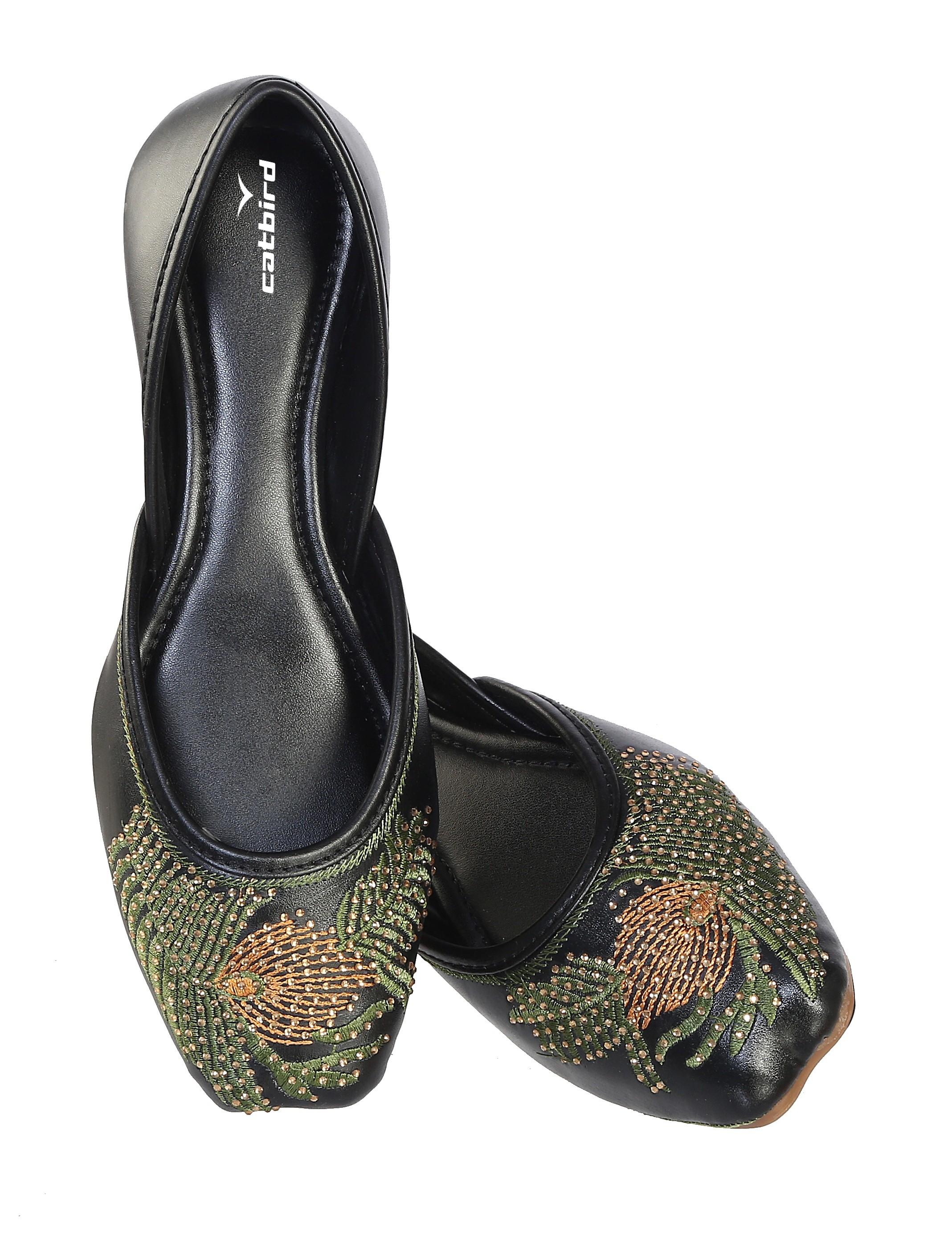 Stylish Women Handmade Peacock feather Embroidered Jutti 2025 at ShopCircuit | ONDC