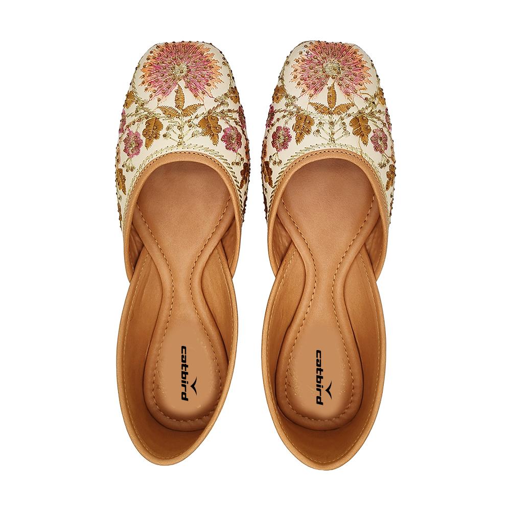 Trendy Women Handmade Embroidery Tradition Mojari 2025 at ShopCircuit | ONDC